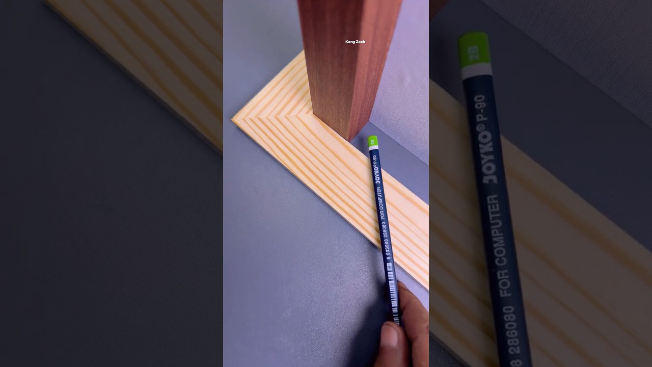 Quick Way to Measure Wood Corners Perfectly #woodworking #carpentry #woodworkingtips #shorts