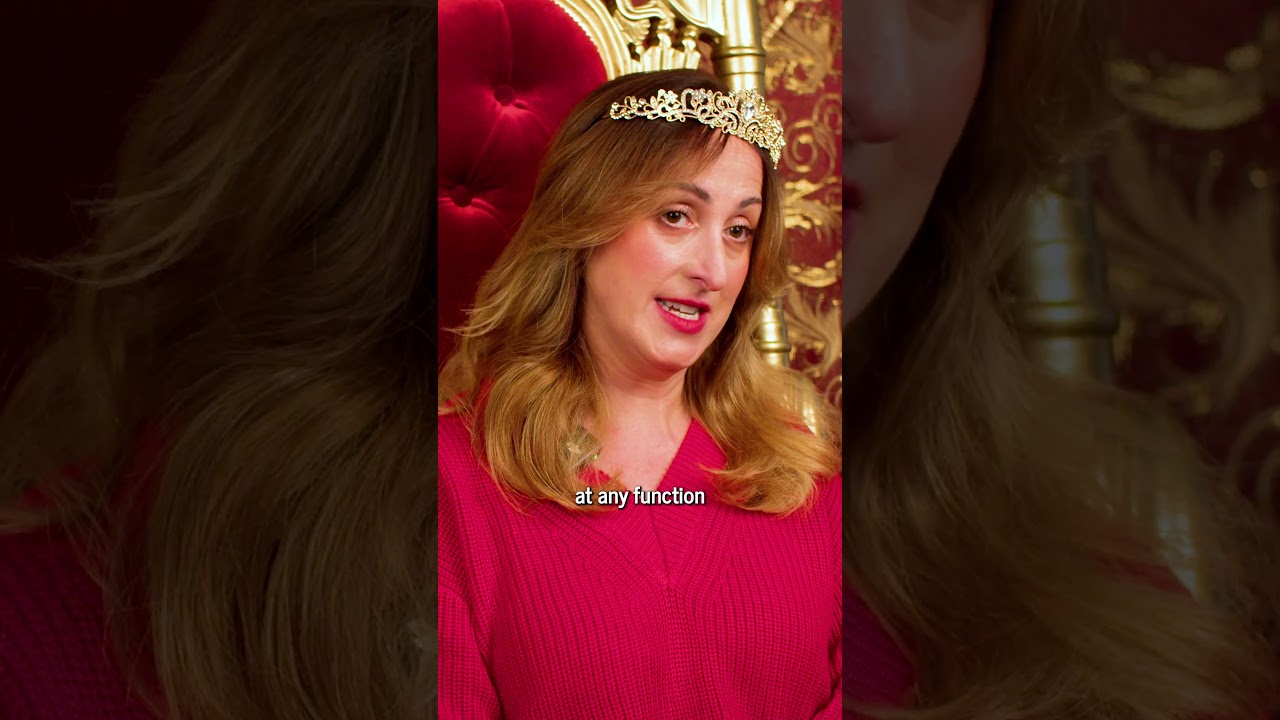 Beef and Onion crisps for Her Majesty, NOW! 👑  #comicrelief #comedy