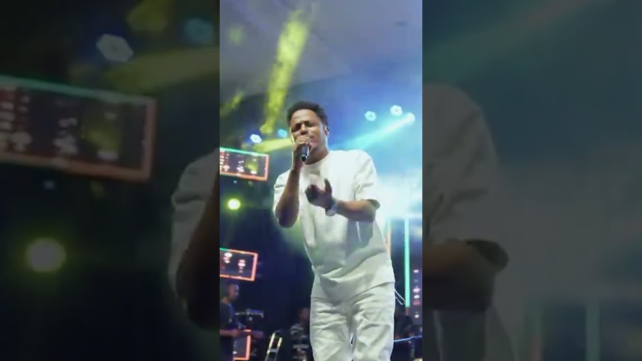 Dawit Tsige - አስችሎሽ | Aschilosh (Official Concert Music Video)