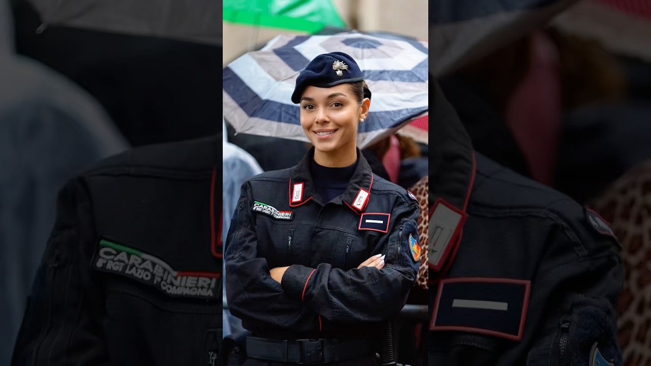 Italian Beauty in Uniform 🇮🇹 #streetphotography #carabinieri #Italy #woman #ItalianCarabinieri