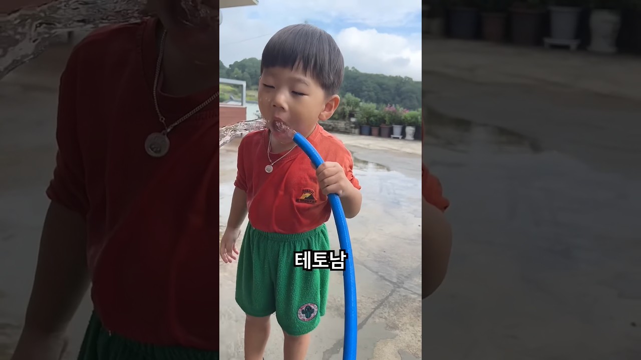 할아버지가 하는 건 다 따라하고 싶다130개 월 아기의 시골 라이프 IA baby who wants to copy everything his grandfather does😂🤣