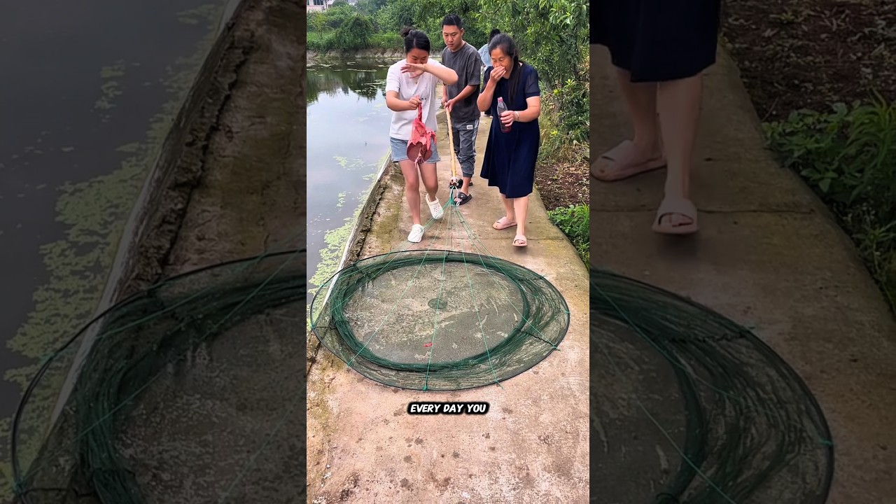 He Caught Fish With Rotten Meat?! 😲 Unbelievable Fishing Trick #fishing #fish #shorts