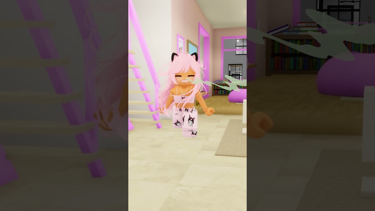 the pancakes woke me up🥞🤤#robloxshorts #roblox