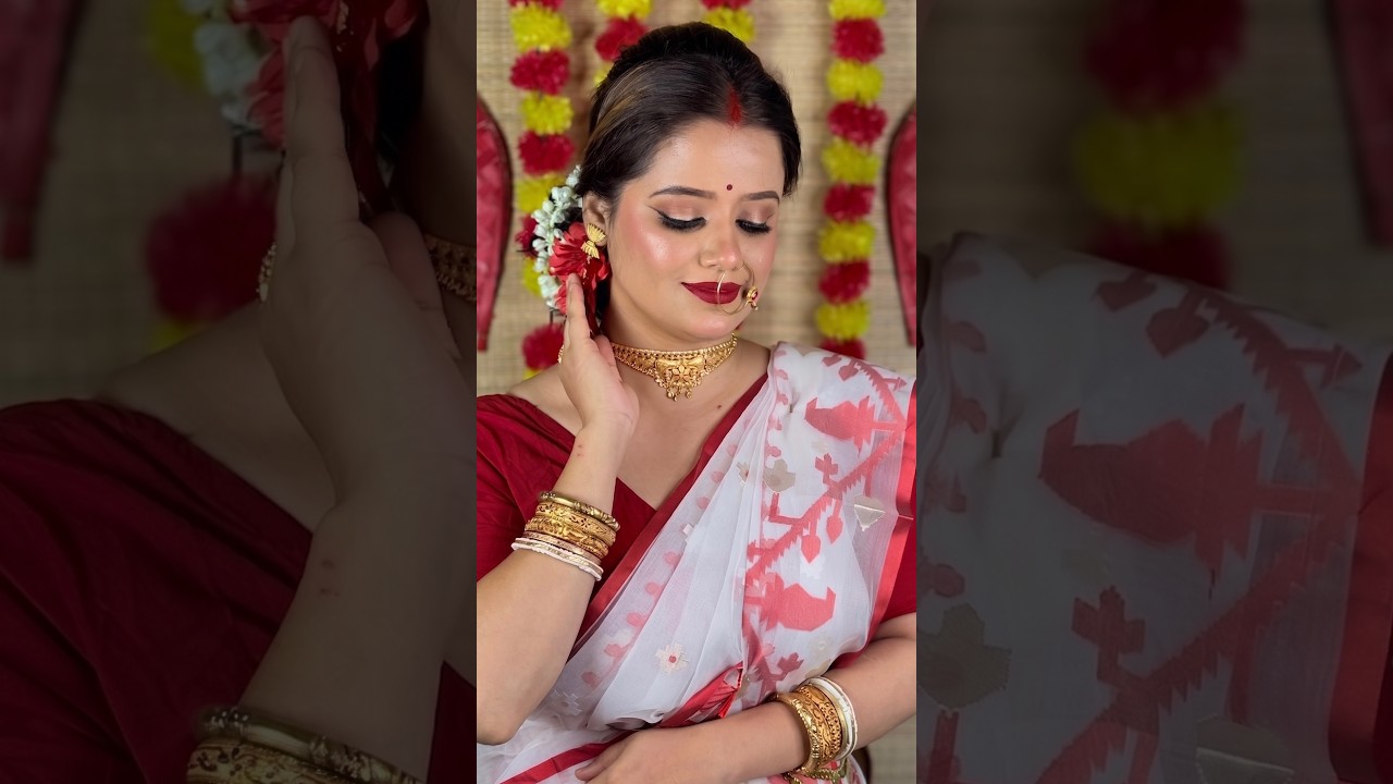 দুর্গাপূজা মানেই লাল পেড়ে সাদা শাড়ির ছন্দে অষ্টমীর অঞ্জলি থেকে বিজয়ার সিঁদুর খেলা পূর্ণতা পায়।