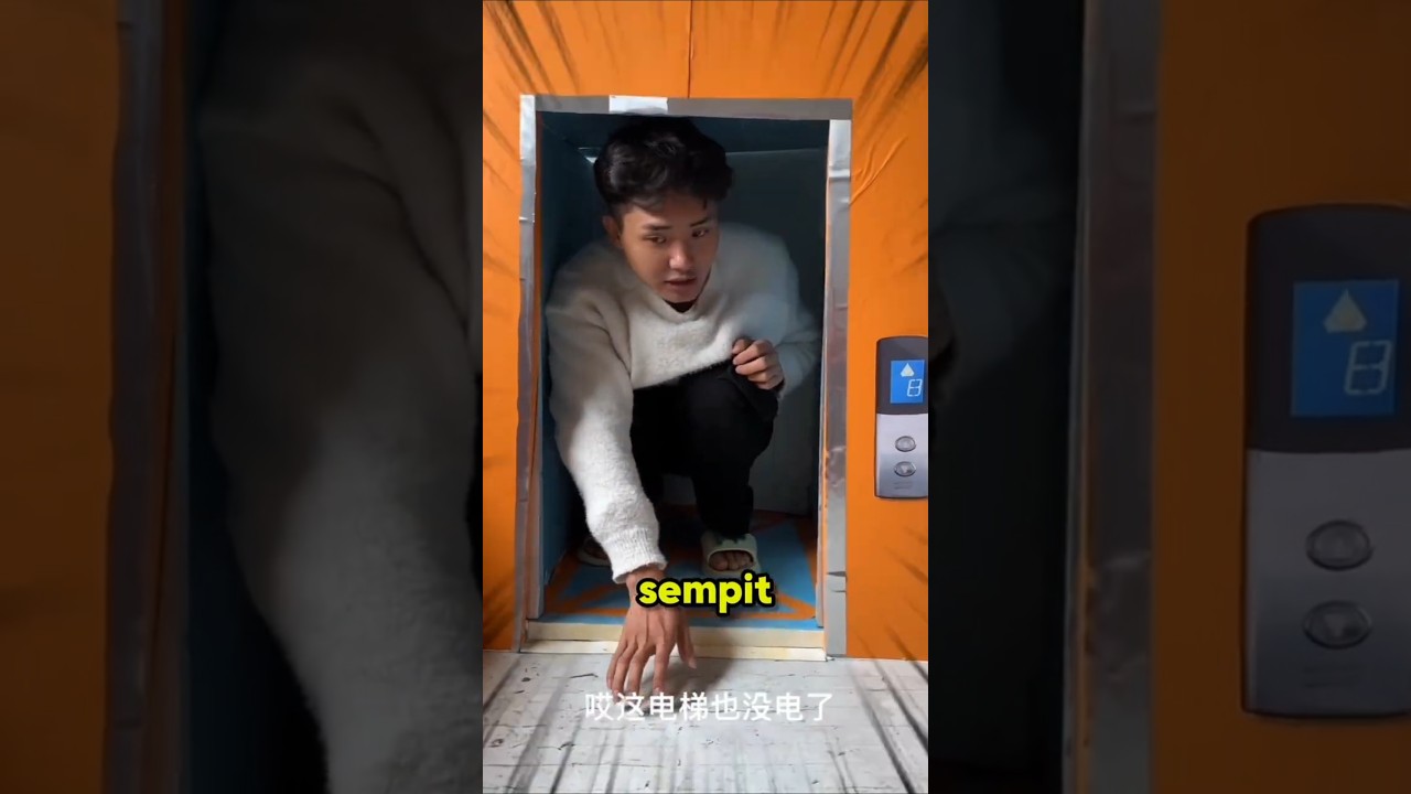 Mau Pulang Naik Lift, Eh Liftnya Malah Mini Semua! 😂 #shorts #fyp #viral