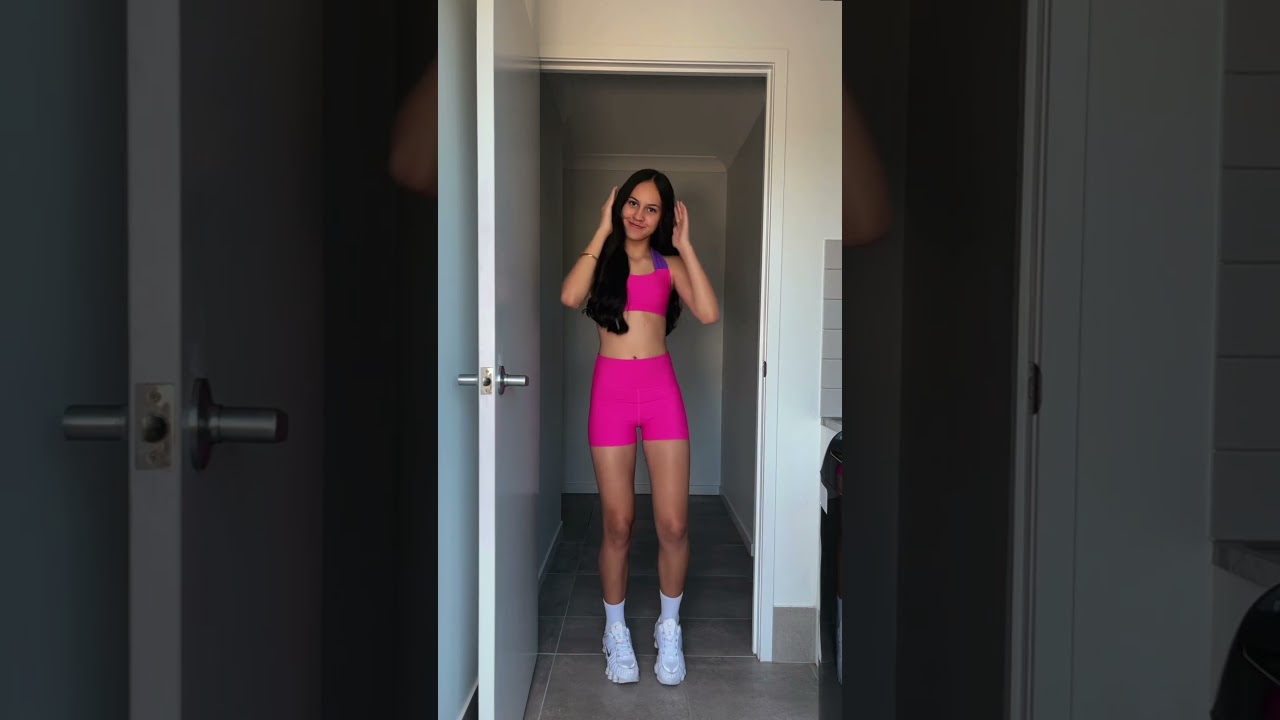 Brazilian dance once again hehe 🤭 #trending #viralshorts #dance #activewear #everyturn