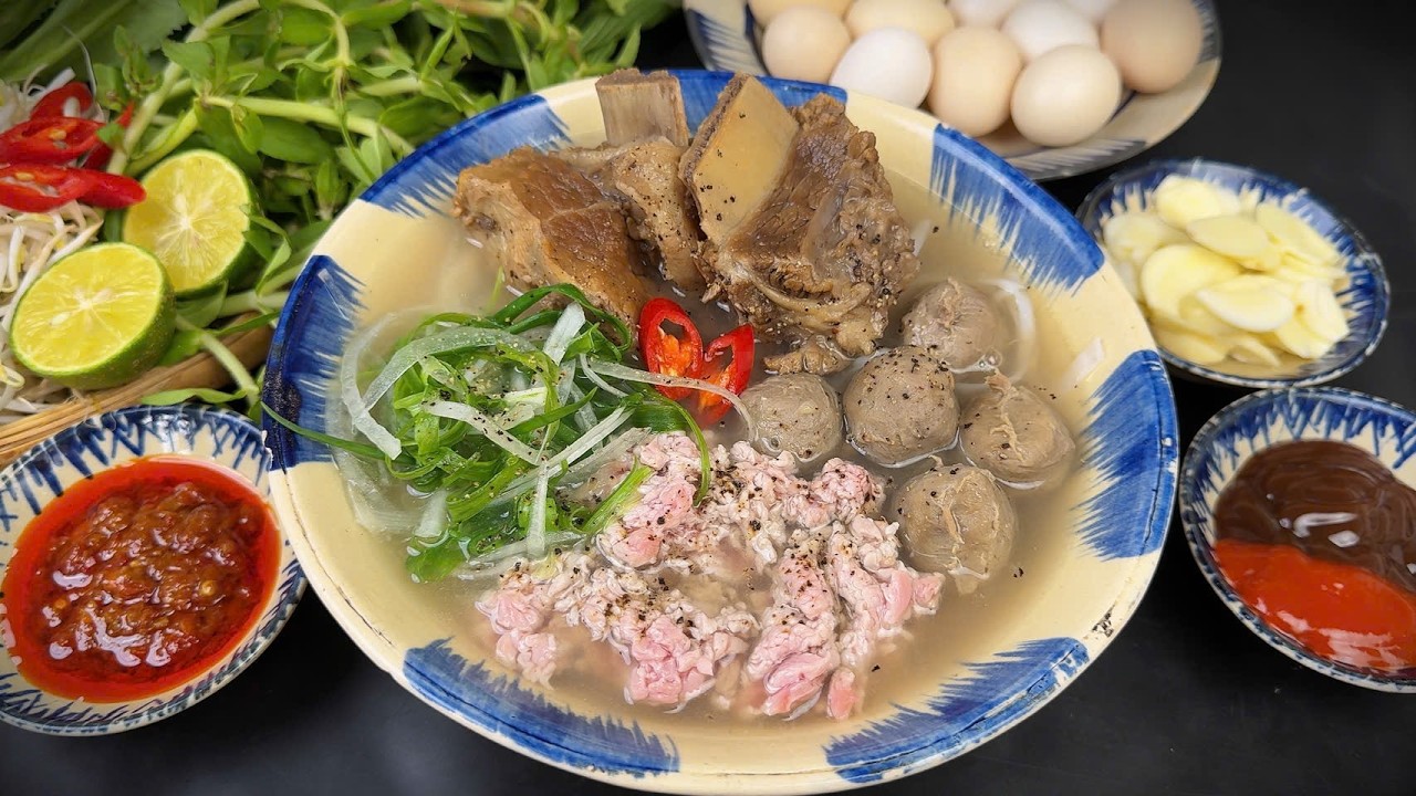 Nếu bạn cũng mê PHỞ  thì không nên bỏ qua công thức nấu PHỞ SƯỜN BÒ " gây thương nhớ" này.