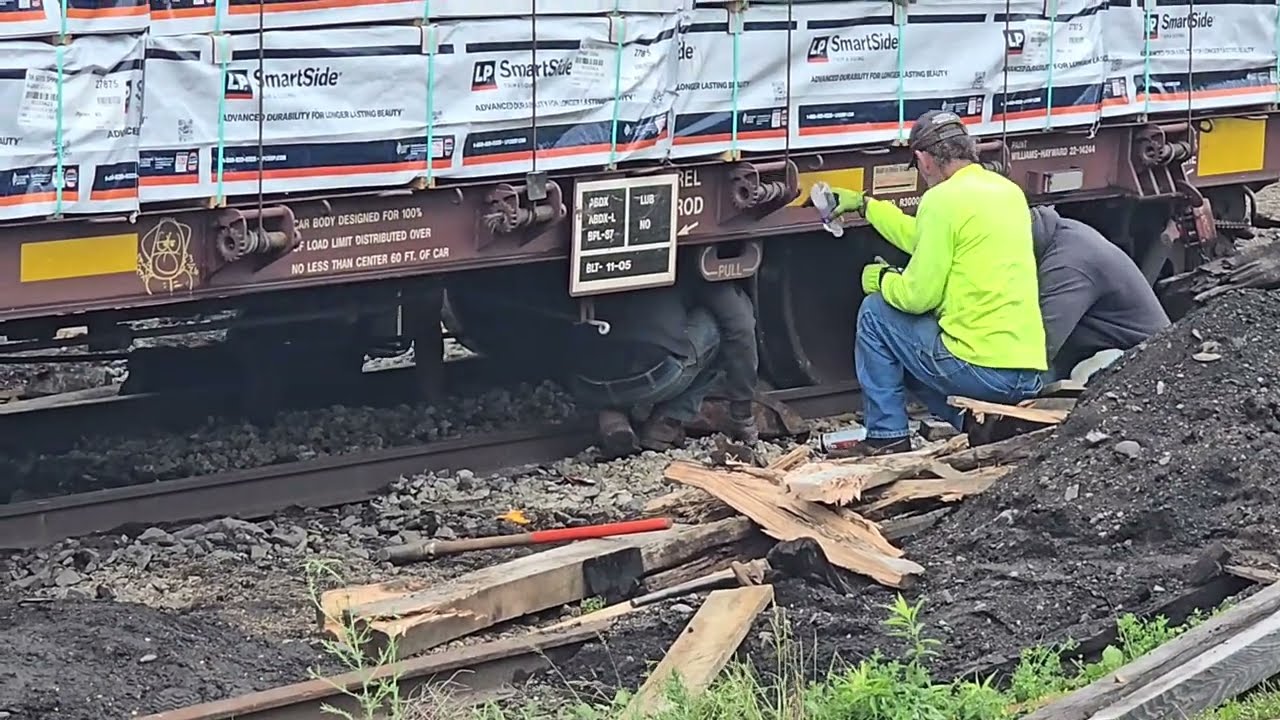 Last Leaning Rail Car Back On Track With Just Essential Equipment #trainvideo #derailment #railway
