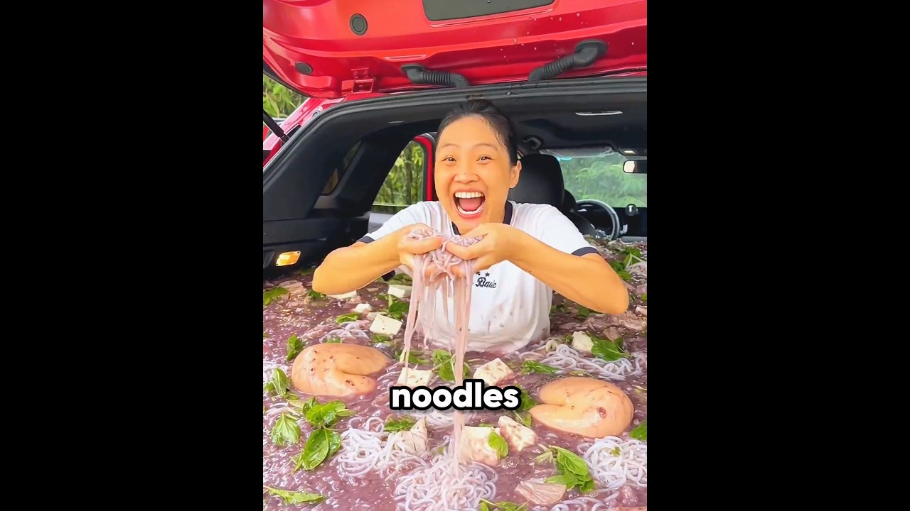 Sofia Turned Noodles Into a Swimming Pool😂🍜😍!! #shorts