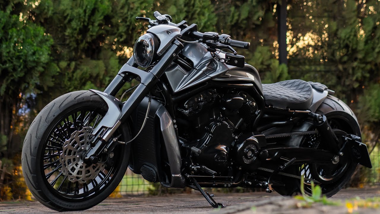 Harley Davidson Vrod com suspensão a ar e kit roda larga 300mm