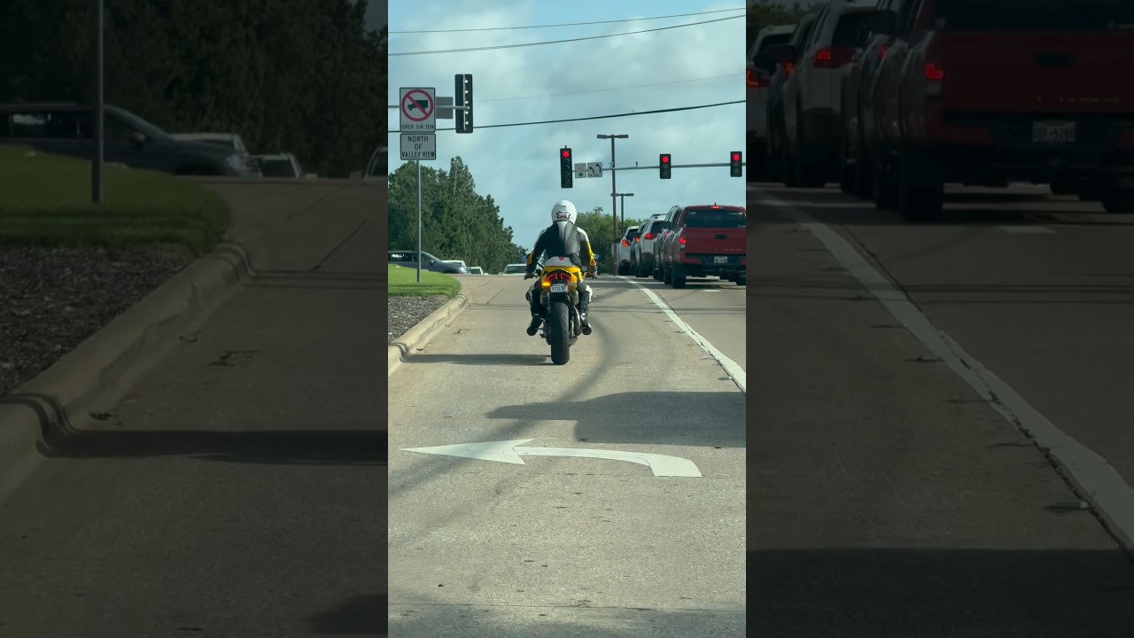 Full Suit - I like it!  #explore #explore #motorcycle #moto #bikelife #motobrostx