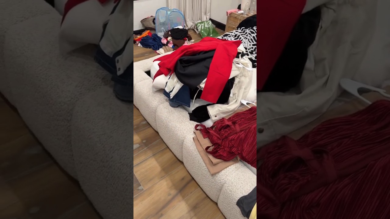 Eli ya le encontró la silla perfecta para el escritorio para Nathan el nene estará feliz ella