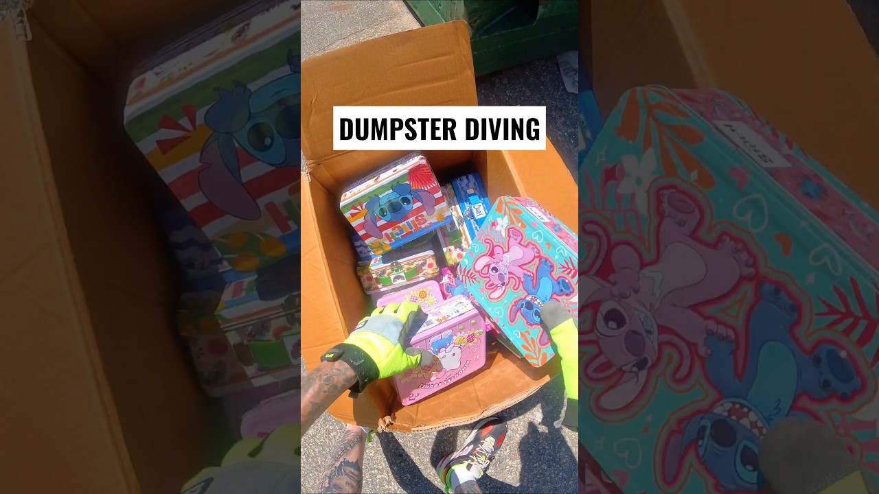 Employees hid mystery box in the back of the dumpster! #dumpsterdiving