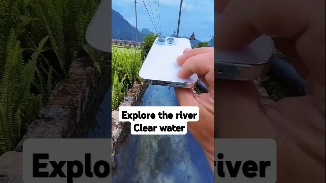 Submerging My iPhone in Water #shorts #tech