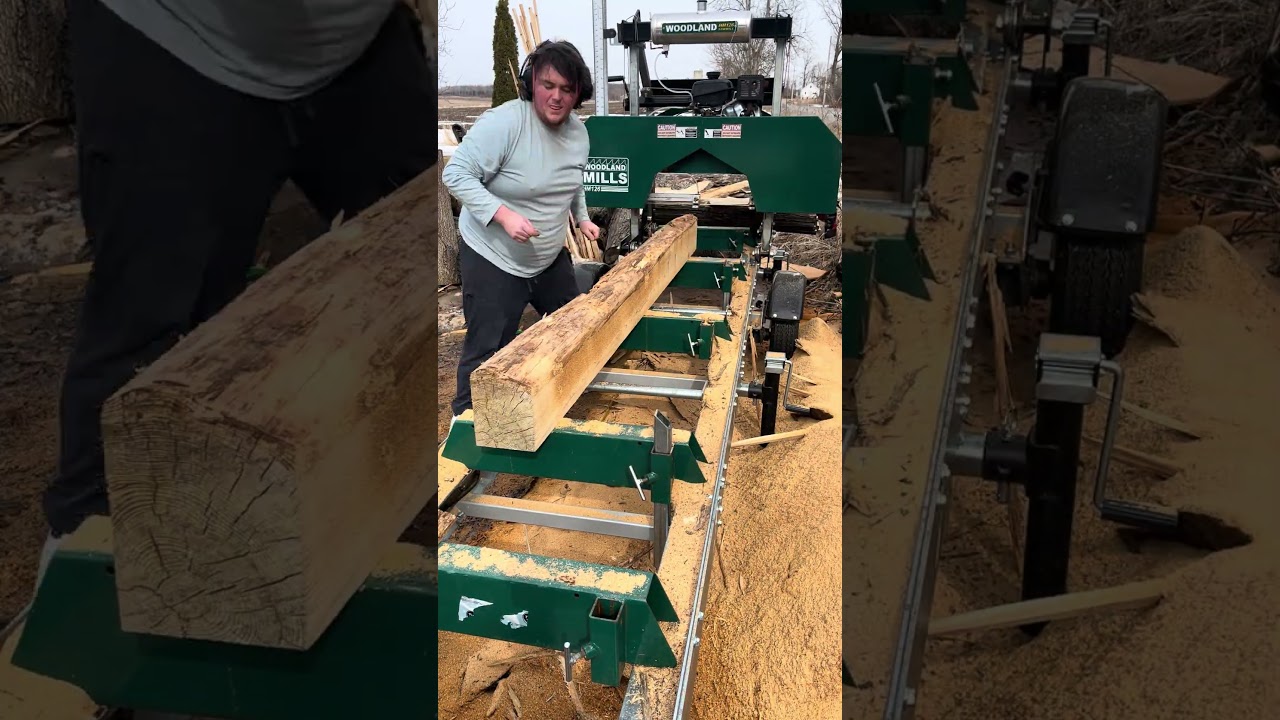 Nice cedar log in my HM126 Sawmill