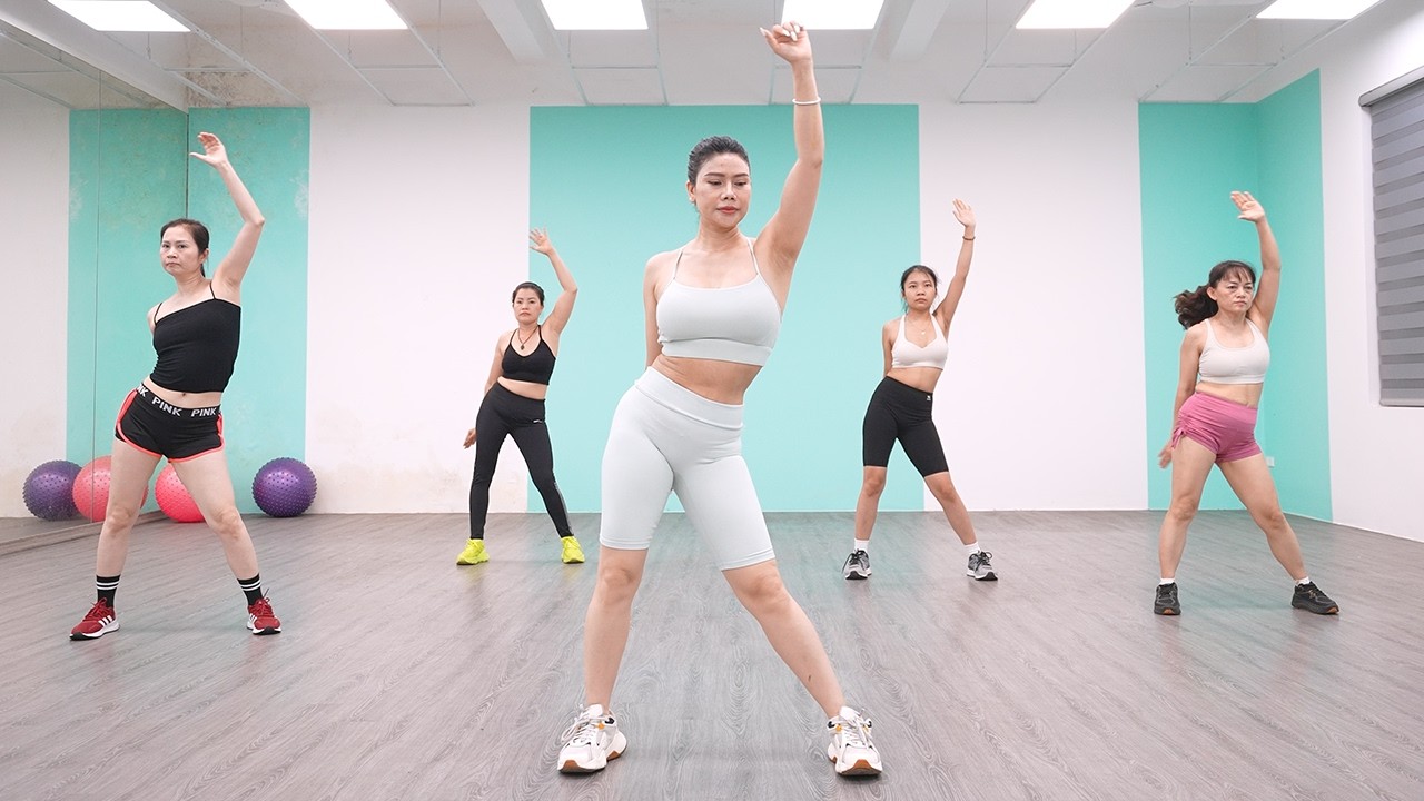 30 Minute Dance Workout At Home | Exercise To Lose Weight FAST | Zumba Class