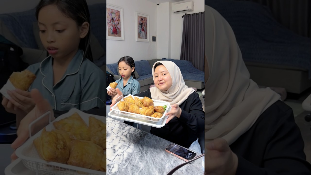 siapa yang ngiler liat martabak buatan bunda 🥰 #dienafitri #shorts #trending #martabak