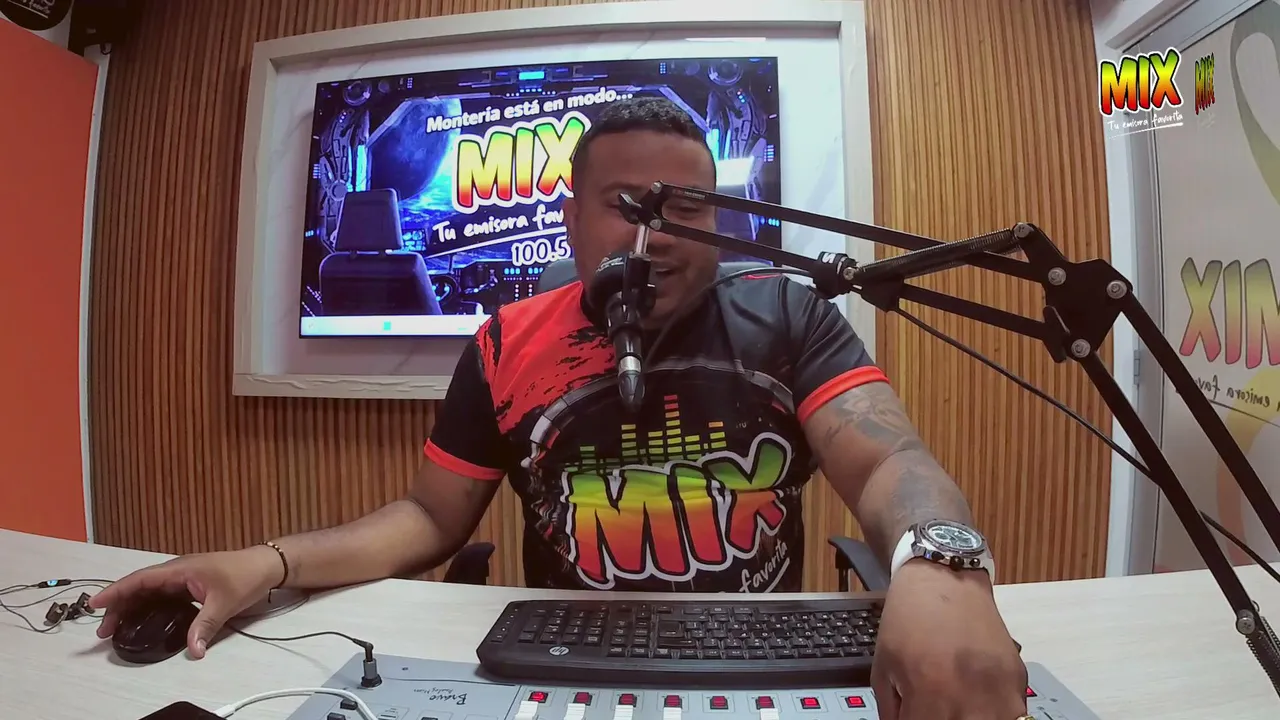 LA DUCHA DE MIX 100.5 FM VIERNOSKY LA DUCHA
 24  DE JULIO DE 2026T