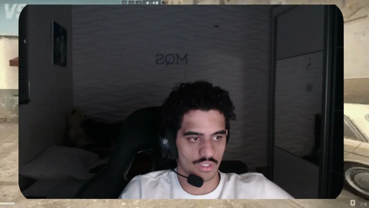 REACTZIN E JOGANDO ALGO ATÉ A HORA DA ACADEMIA