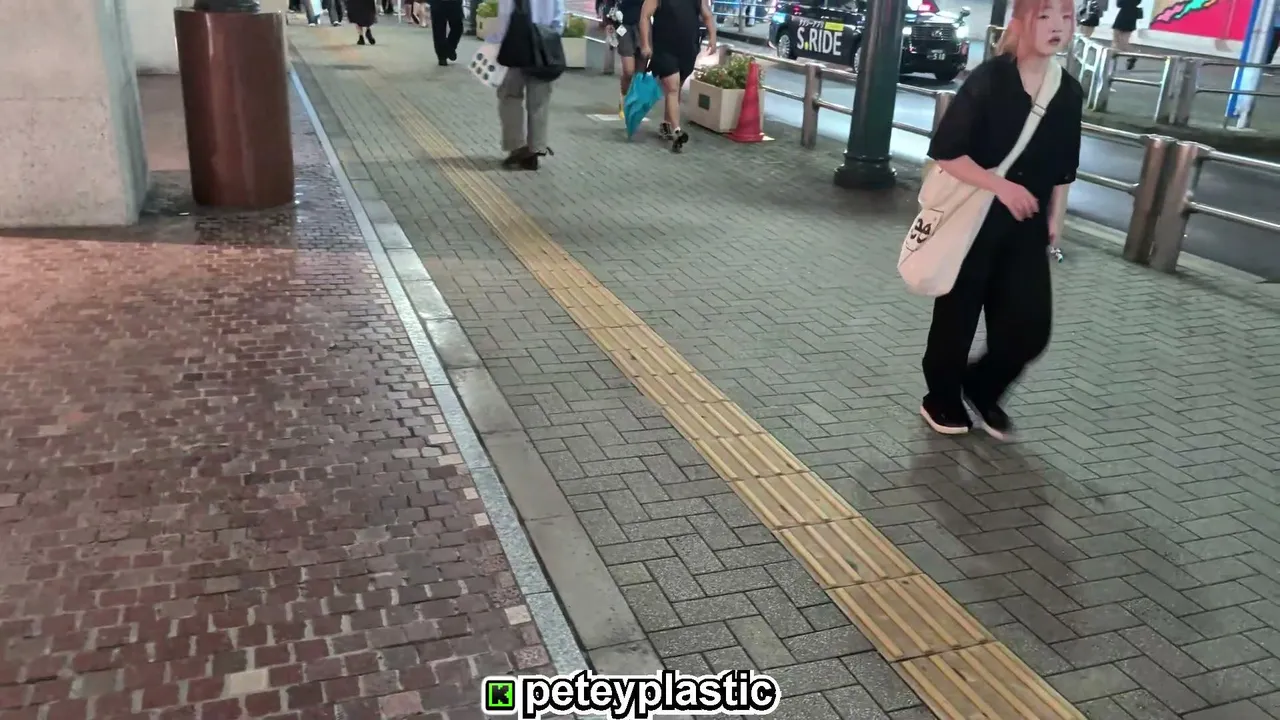 Finding my waifu in Shibuya