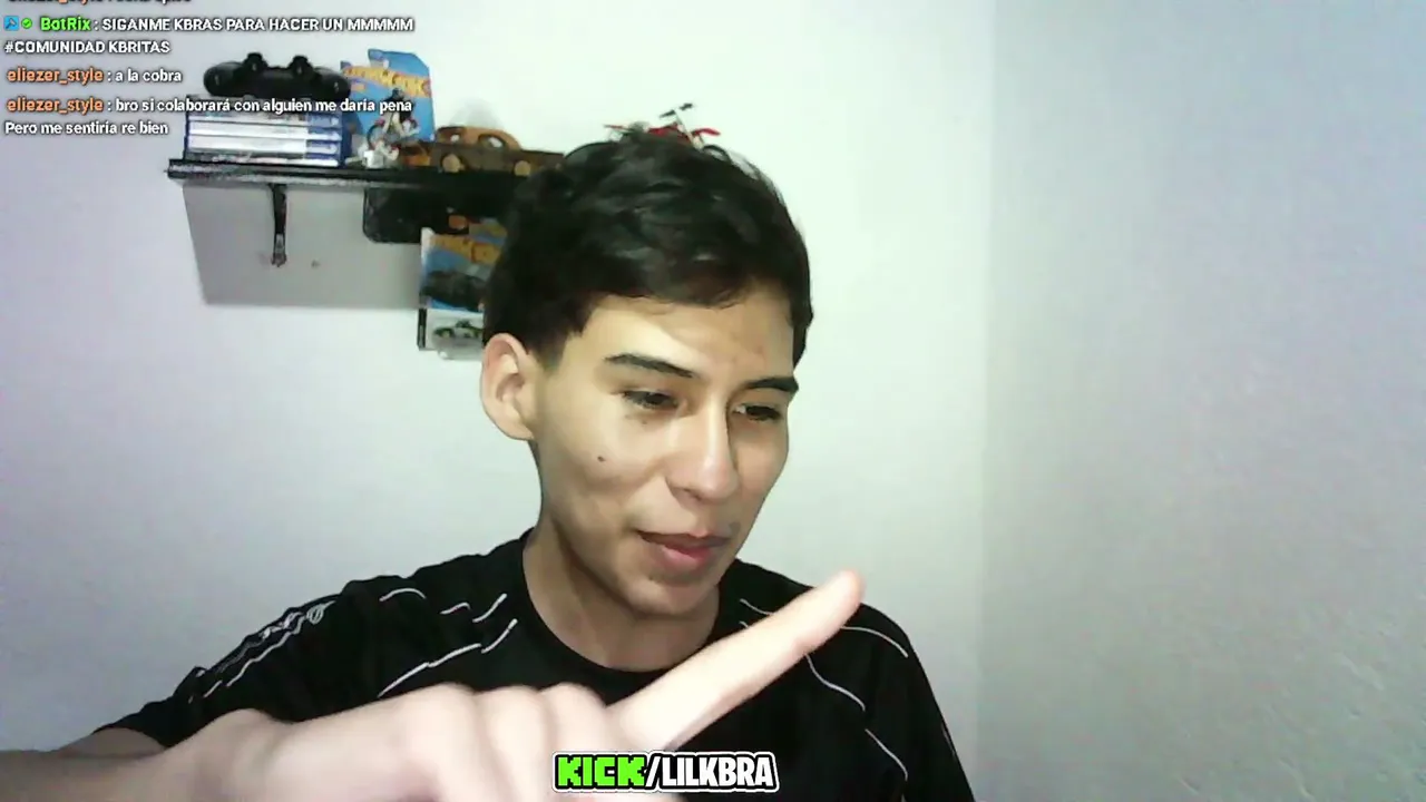 REACCIONANDO A TEMAS Y HABLANDO CON EL CHAT A 5 DE LOS 100