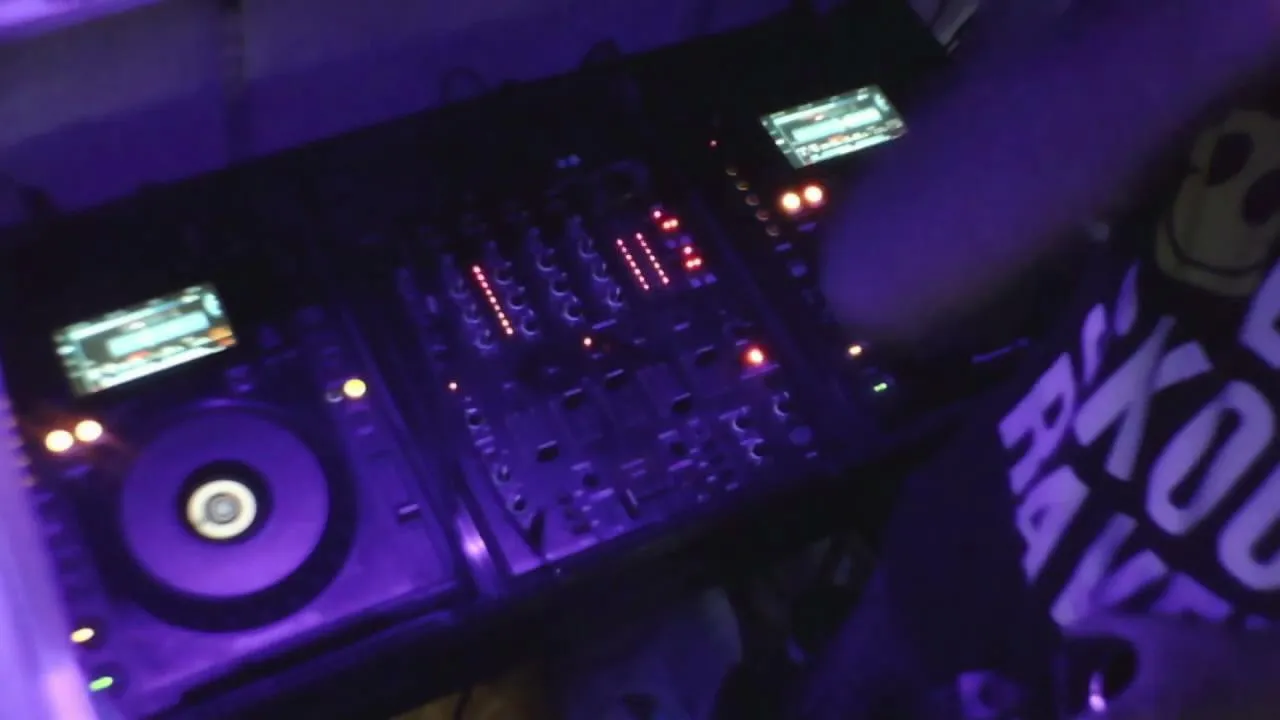 In 2 Groove radio Live NOW!