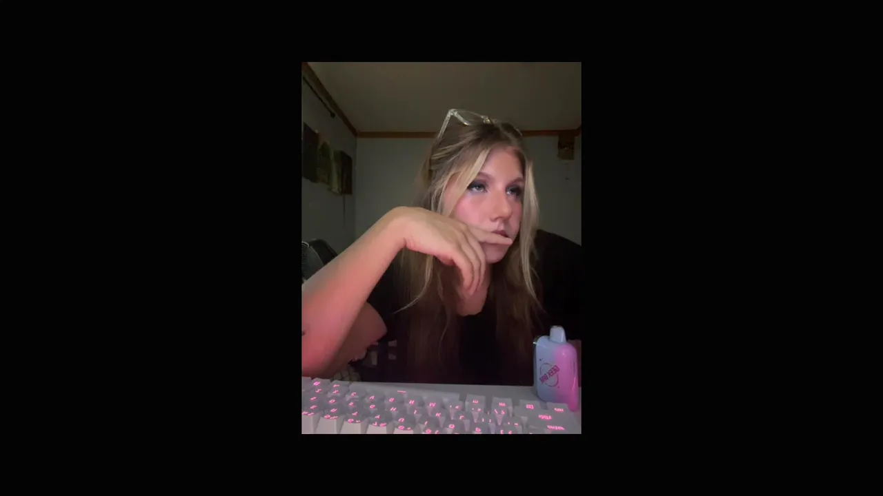 GRWM to decide if im gunna stream today or not :) <3 | !smash !Brian !horny