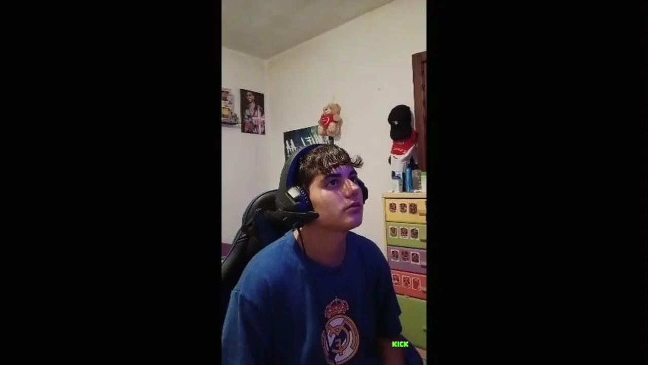 Uniros estoy jugando PS5.
