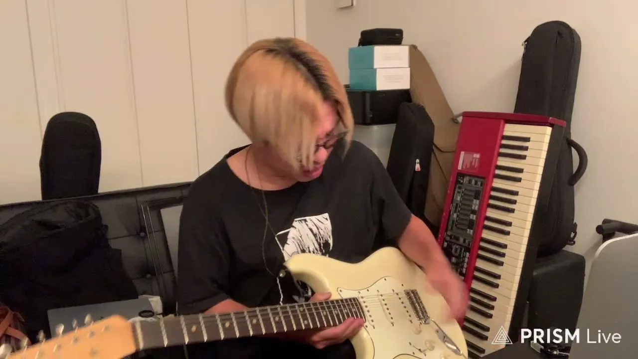 ギター弾いてみる