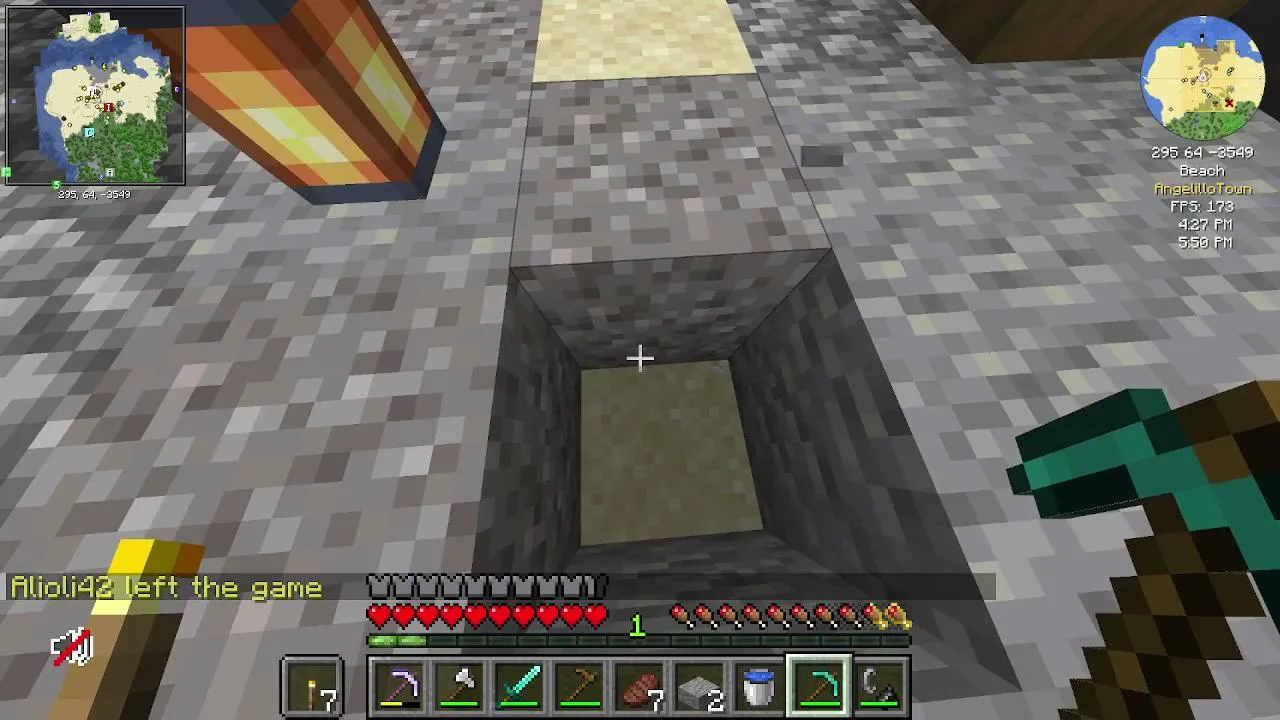 JUGANDO MINECRAFT