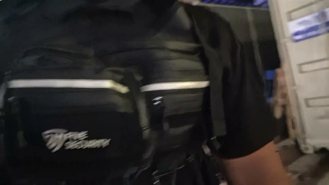 LA