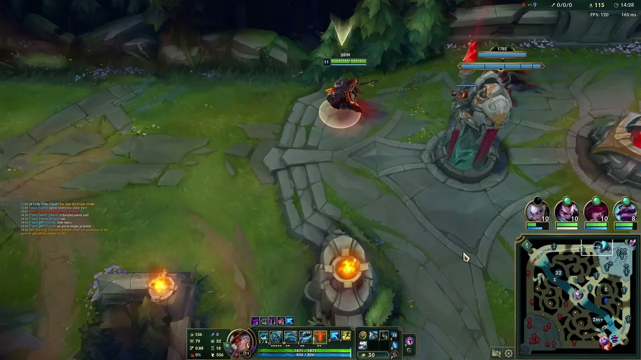 jugando al lol 
malo pero gracioso