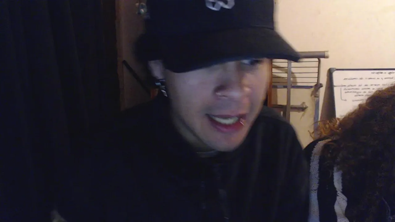 NO ESTOY EN MI CASA D: