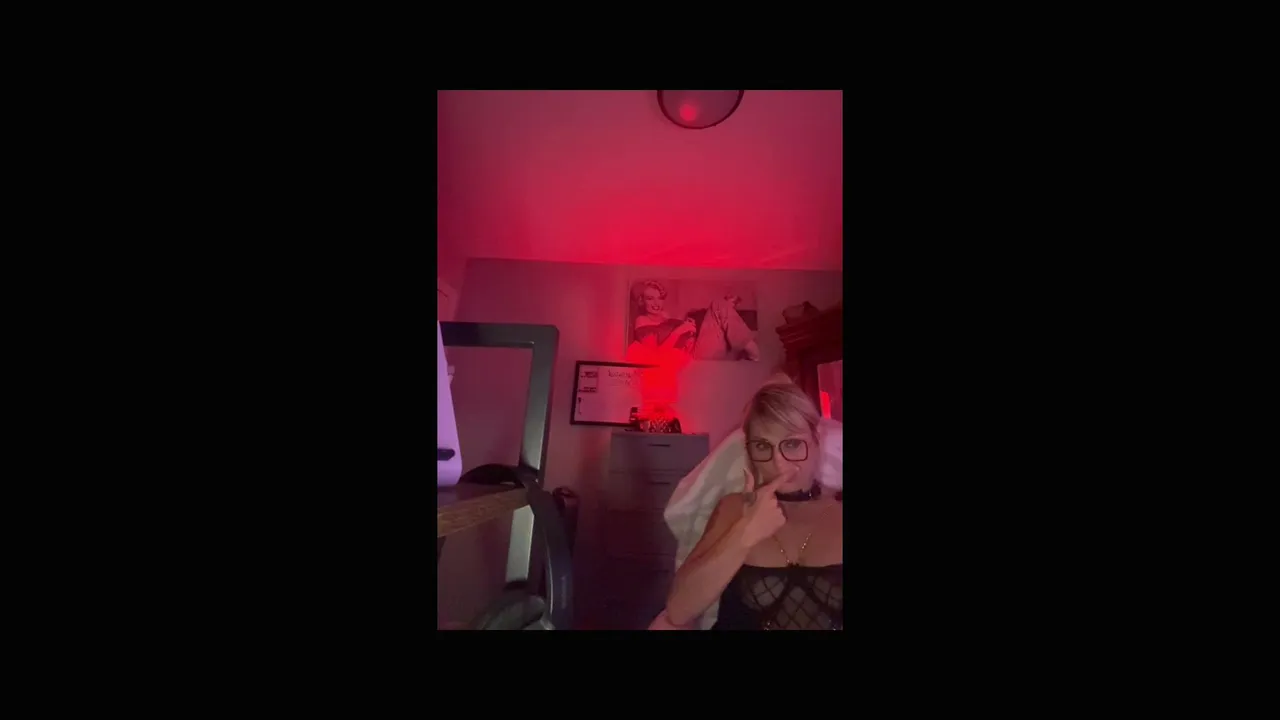 Kelsey Rose’s first stream on kick!!?! Good vibes!!!!!!