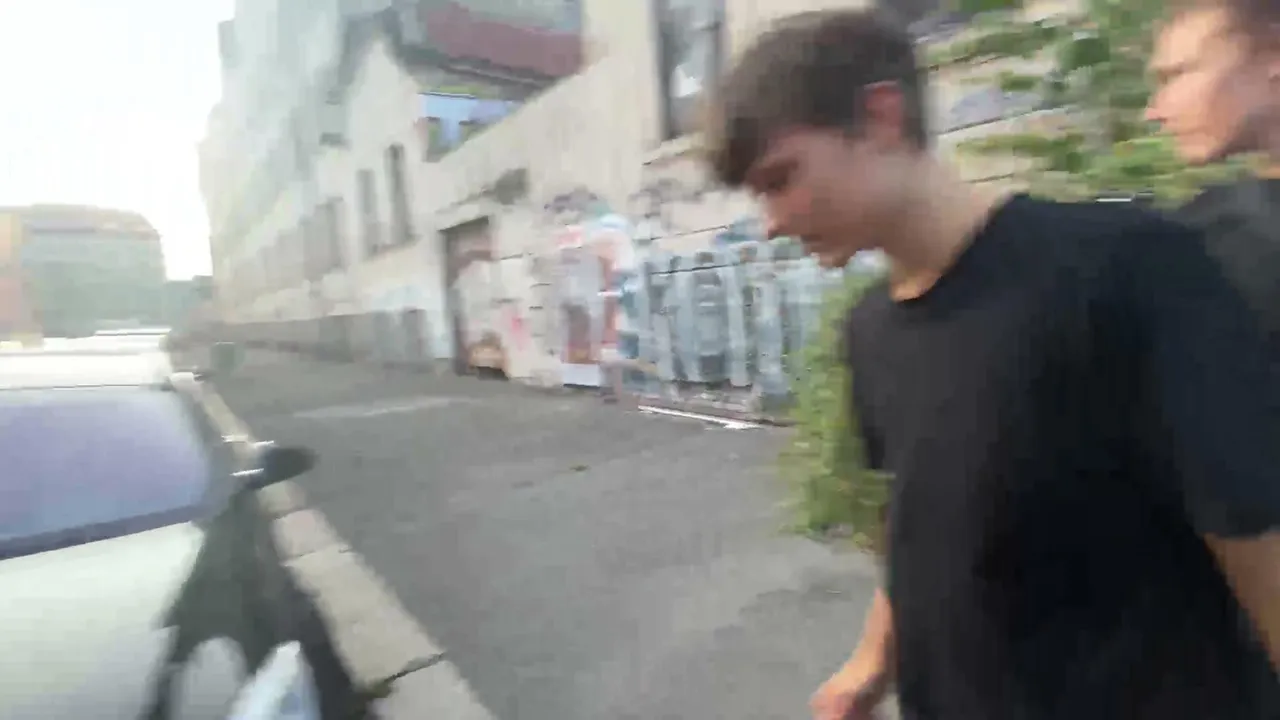 dámy a panove dneska irl v praze jedu za chabrama podporit na 48h kalbu xd