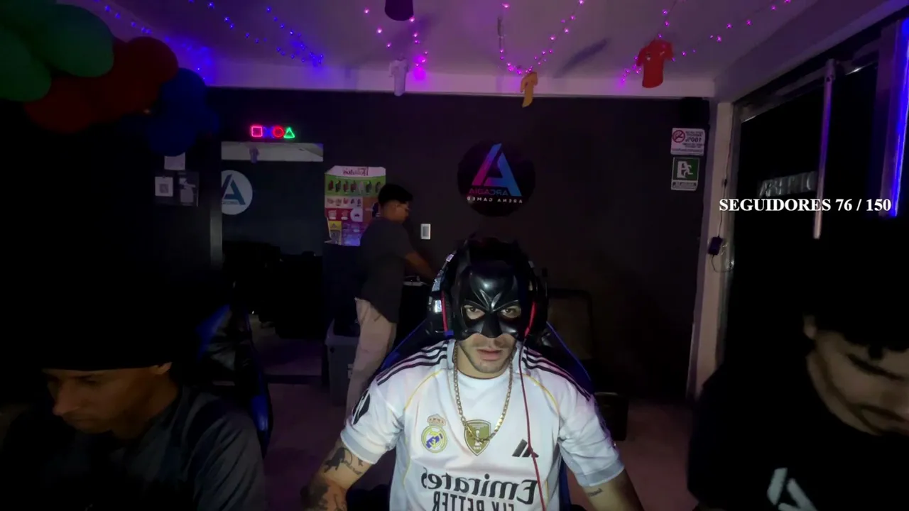 JUGANDO Y REACCIONANDO CON VBLACKZ
