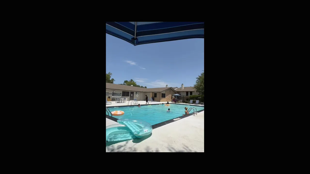 💦Slipery when wet 💦 POOL IRL WITH ASH 🌈