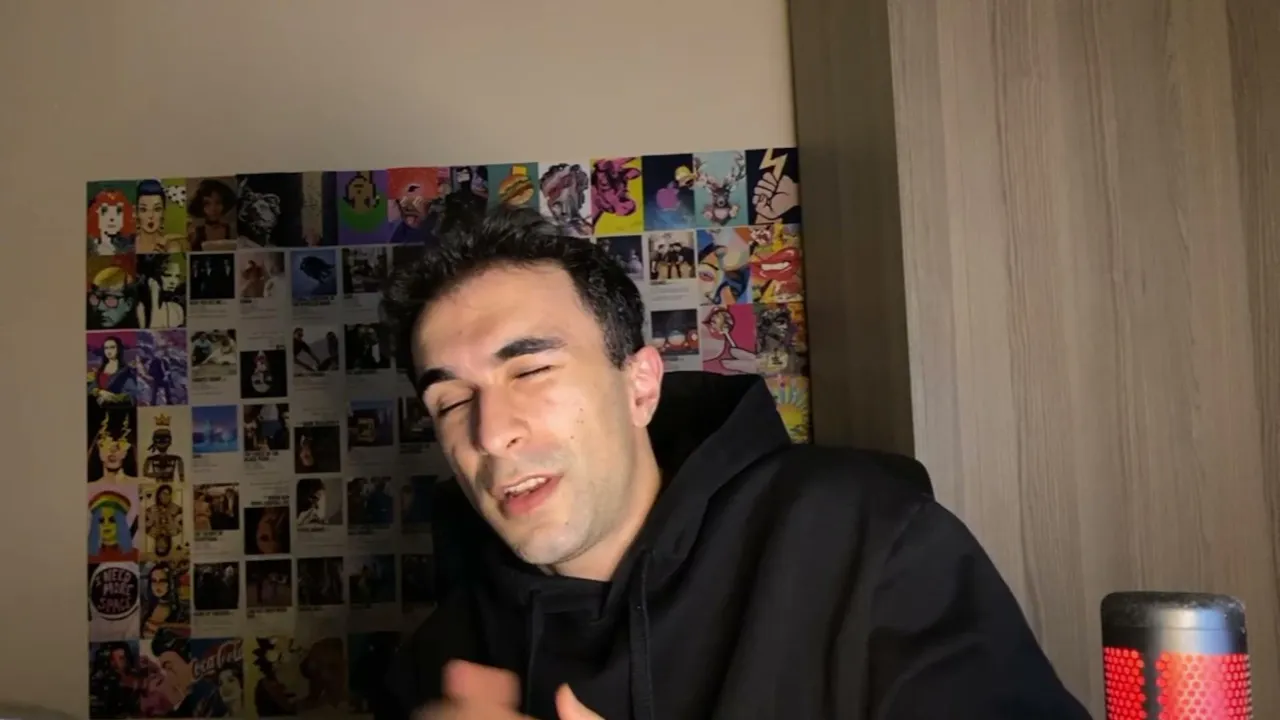 siz sevmeyin diye varım