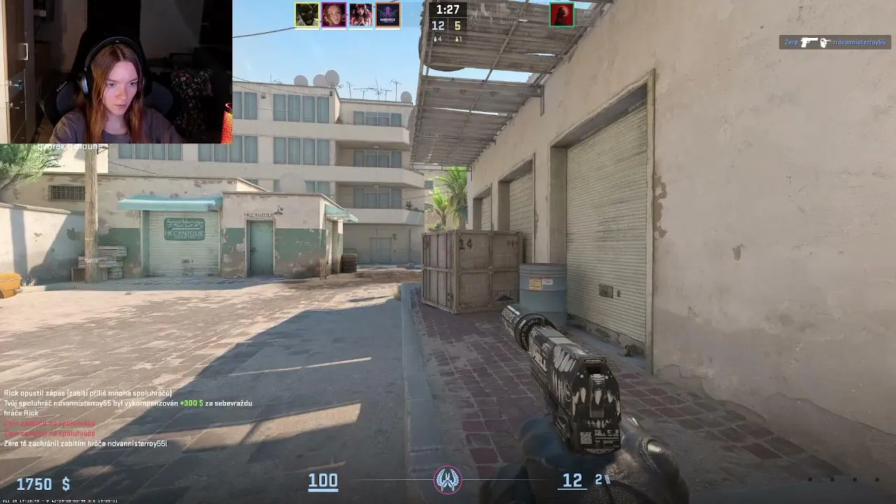 Counter-Strike | Roblox |  a mam velký čelo |   Za 5gifted subu 5 dřepů<3   Follow goal 272/300 <3 !8ball !dis !watchtime !followage !sr