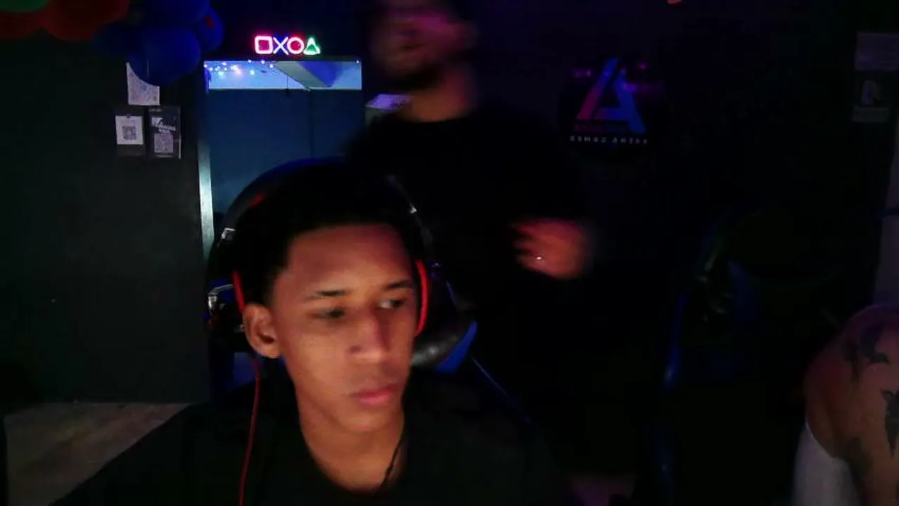 STREAM CON GROOT JUGANDO DE TODO