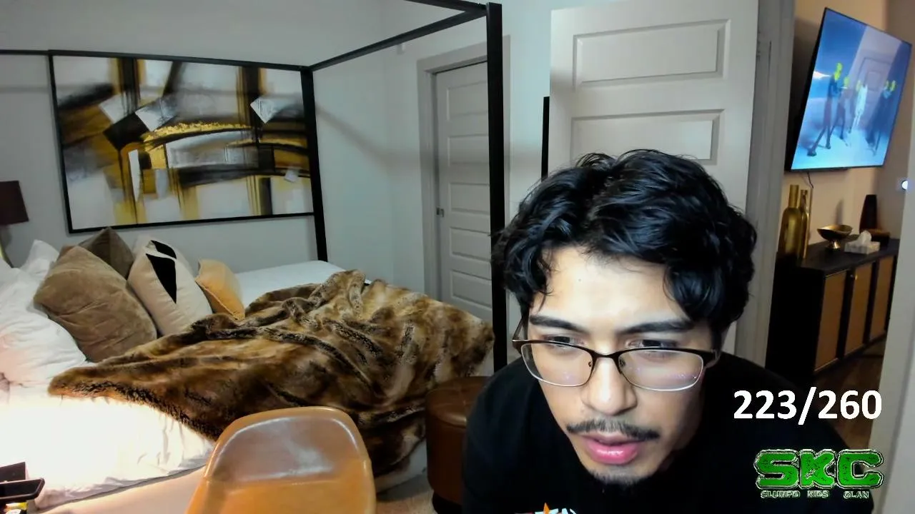 LATE NIGHT STREAM