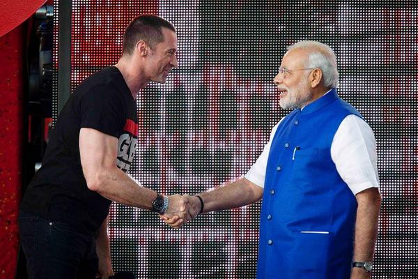 Ahead of his speech #ModiAtMadison, PM Modi shared the stage with actor Hugh Jackman at 'Global Citizen Festival' http://t.co/G2XUQkqNR6