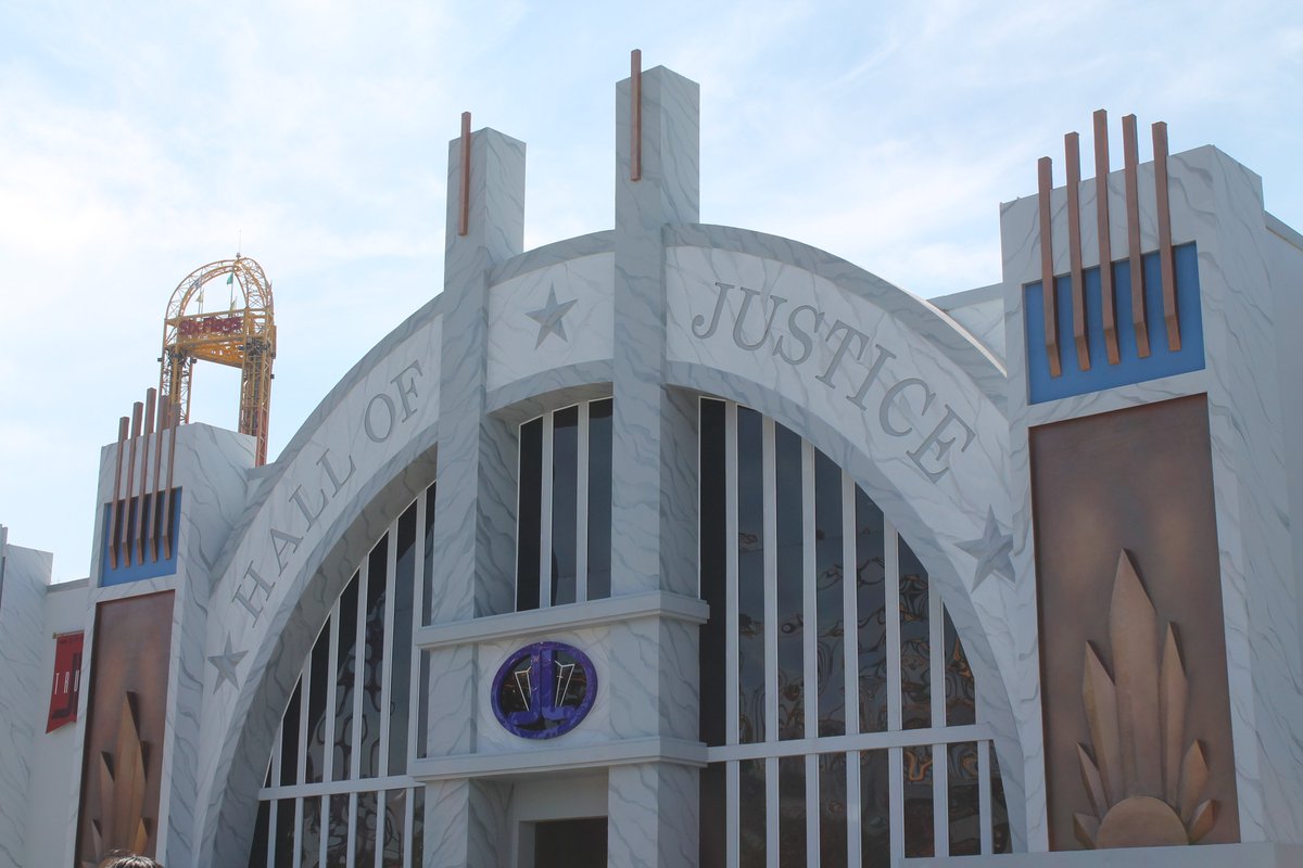 La mejor batalla interactiva en 4D ha llegado a Six Flags. ¡Ven y disfruta de #JusticeLeagueBattleforMetropolis! 