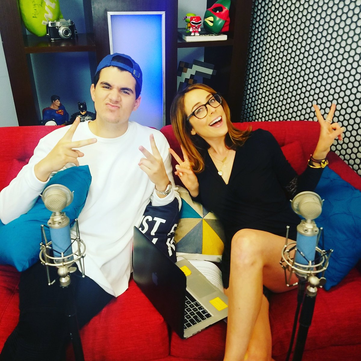 Live with @christiand on @WhatsTrending podcast come say hi! https://t.co/zjmLYYRuFx 