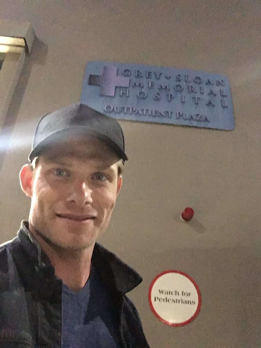 I just wrapped Link on season 15 of @GreysABC 
Saying goodnight to the lot and headed home to watch tonight’s episode! 