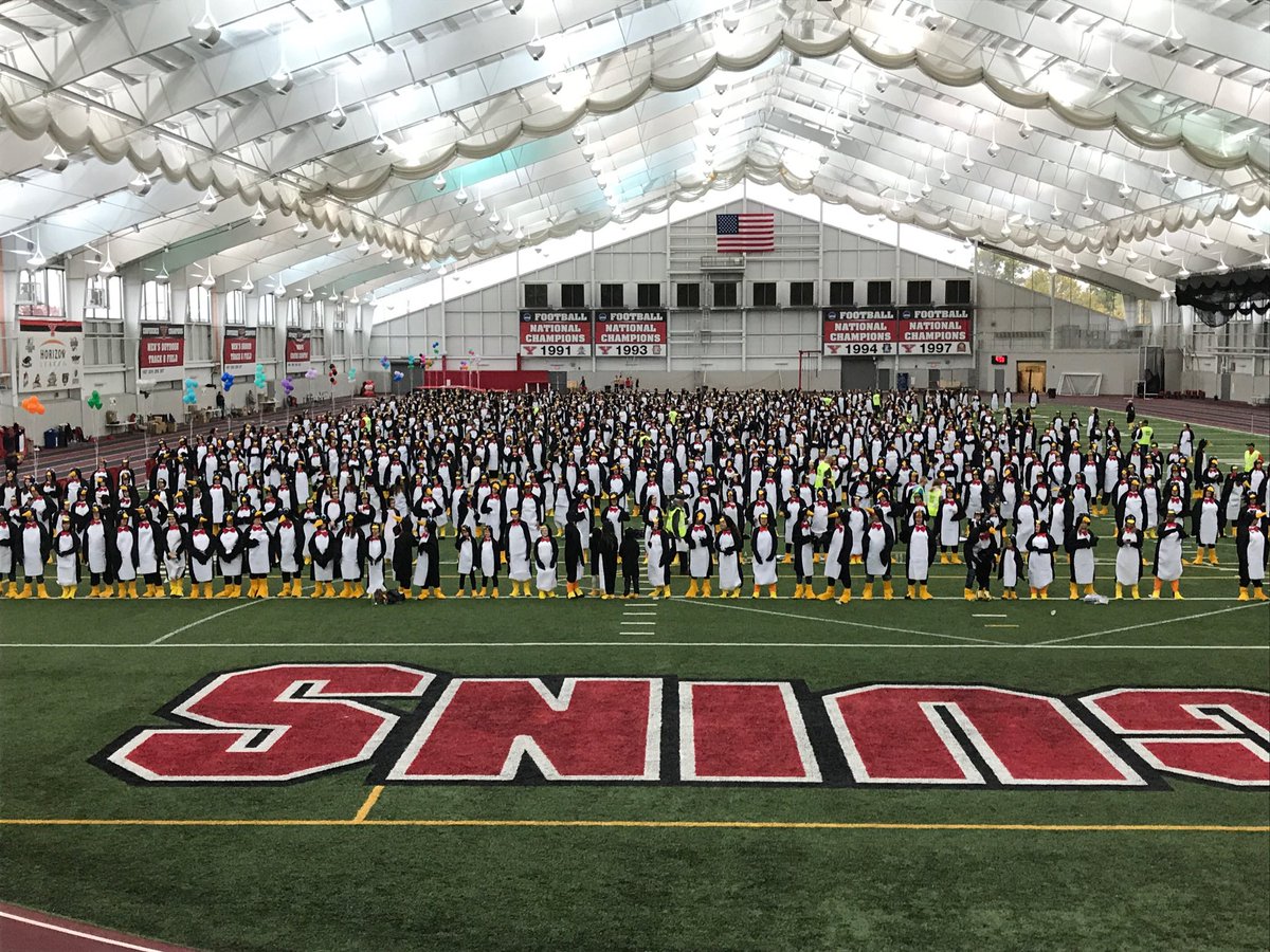 YSU has unofficially broken the Guinness World Record for biggest gathering of people dressed as penguins. 🐧🐧🐧 972 total! 
