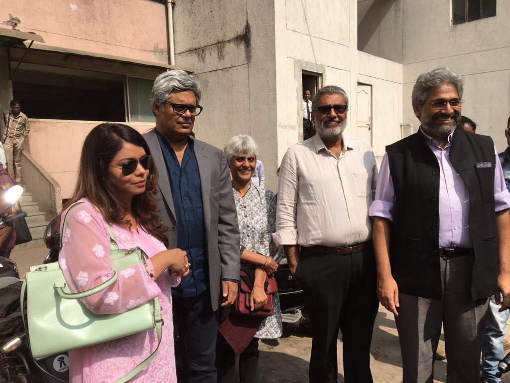 The Wire team outside the Ahmedabad courts today where Jay Shah did a no show, citing "social work", in his bogus criminal defamation case. First matter I've seen where the complainant is scared to show his face, while the "accused" are happy to smile for the cameras. 