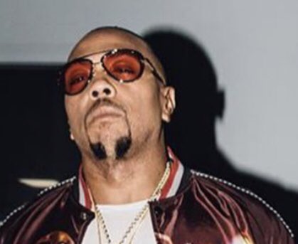 Timbo losing it man; He taking music too far. Nigga got his barber to make his beard into a pair of headphones.. 🤦🏾‍♂️ 🎧 I’m going back to sleep, fuck this 