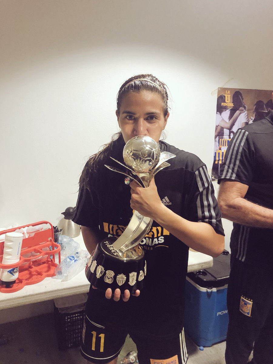 La imagen lo dice todo buenas noches incomparables!!!! #dalecampeon 🏆🐯🥇 