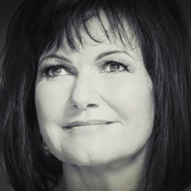 Quelle tristesse d’apprendre la disparition de Maurane, une des plus grandes voix... J’arrive souvent à trouver les mots pour exprimer ce que je ressens mais là... ils me manquent tant le choc est brutal (...) 